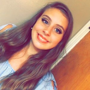 Meet your Posher, Olivia